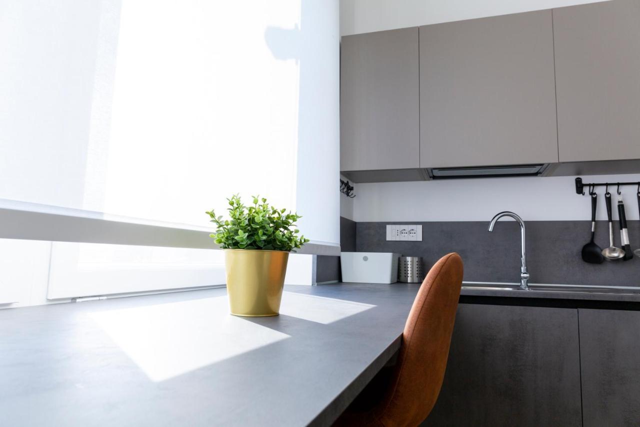 7Th Floor Apartment Фоджа Екстериор снимка